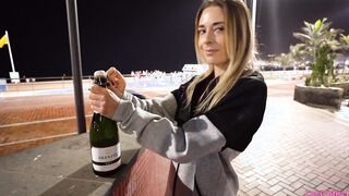 LENIS GOES OUTSIDE - ARSCHRAKETE VOR DER PARTYMEUTE!