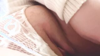 Web web cam models makes herself squirt three times
