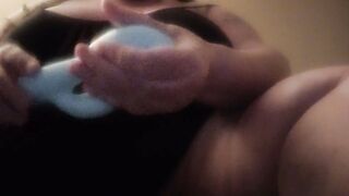 View me play with my fat cunt