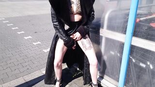 Lucy Ravenblood dildoing in outdoors