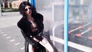 Lucy Ravenblood dildoing in outdoors
