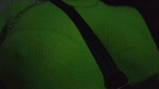 Usando mi remera translucida 