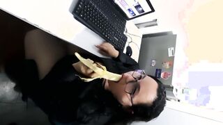 Mi Secretaria Hot Chupa Cambul, Otro Paises Banana, Banano, Platano, Guineo & tragando mi Semen