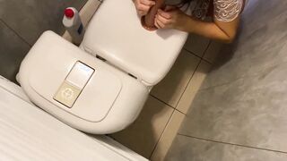 Slave cuckold licked his cum out of older lady's booty