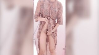 【Shower masturbation】Wet huge dress try not to cum but cant hold