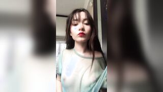 Секси девушка показала своё тело