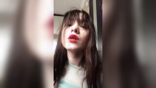 Секси девушка показала своё тело