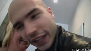 Slim bro bangs fat lover into the shower