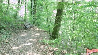 Frisch gepisste Fotze gefickt