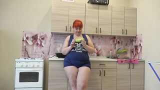 Old BBW with huge ass wanted to make zucchini dinner