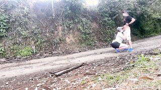 CAMINATA CON SEXO EN EL BOSQUE
