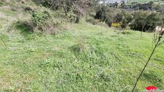 OUTSIDE SEX - Coniglietta nel parco ama scopare e succhiare sconosciuti