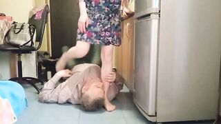 делает золотой дождь в рот