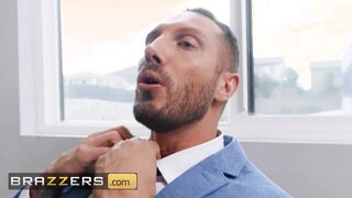 Brazzers - Skylar Snow Will Do Anything To Help Her Boyfriend With His Grades, Even Screwed The College Dean