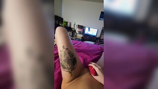 CUTIE GROANING CHICK SQUIRT ORGASME