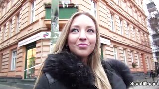 German Scout - Kim Davis (25) into Berlin zum Fick