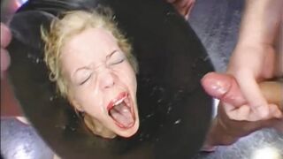 Extreme Cum Bimbo Annette Schwarz