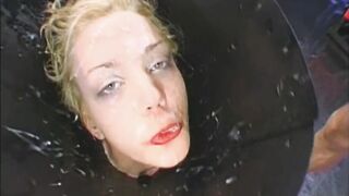 Extreme Cum Bimbo Annette Schwarz