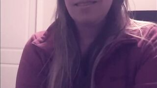 Step-sister blows step-brother’s dick and gets thick cum inside her hair