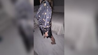 Tinder date! You gotta look that fit Beauty booty shaking.