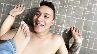 Sara Blonde makes Peeing up sissy stepbrother while her parents