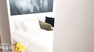 Maid banged doggy نامادریمو موقع تمیز کردن خونه دید میزنم و میگامش همش میگه کیرتو برگردون تو کسم