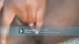 Masturbation d'une sénègalaise excitée.