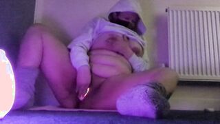 eighteen Year Mature 18 Yo with G-Cup Hooters Masturbates Comes Over Dorm Room Floor