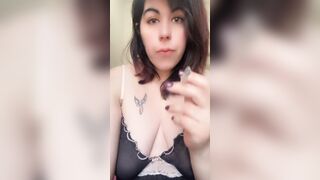 She curvy bbw smokes hot into her restroom, early morning