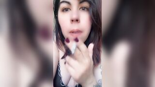 She curvy bbw smokes hot into her restroom, early morning
