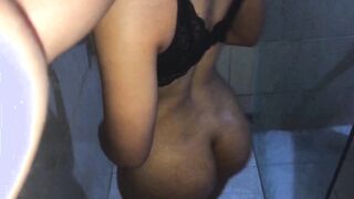 spied on my stepsister inside the shower and ended up
