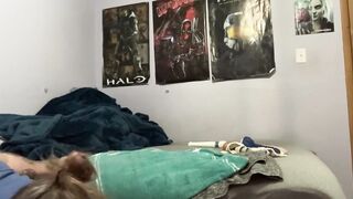 Sun pinky getting fisted and used