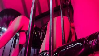 Gf let her servant screwed her with vibrator mask (switch)