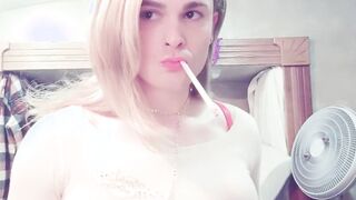 Hottie 19 Yo Smoking 120's For her 1st Time