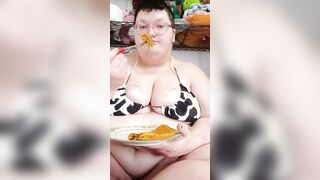 Fat Cow Eats Omelette