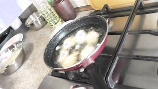 milf mommy babe Frina continues her naked cooking. Today on