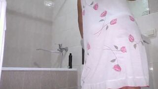I touched a older MILF and she wanted anal sex