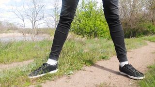 I pissing while pleasing into nature