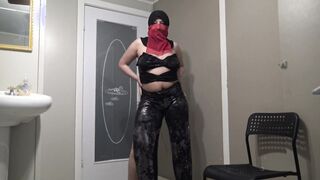 Arab Egypt Cougar mom Into Hijab Masturbates Creamy Muslim Vagina Arab Web Cam