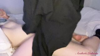 Lesbo rough fucking insane scissoring cum into three minutes