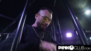 Lady Muffin squirts and dig inside the cage with Tommy A Canaglia