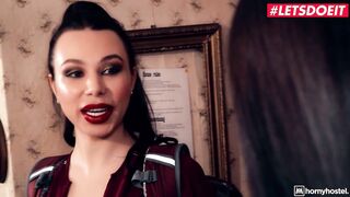 VULGAR HOSTEL - Curvy cougar Regina Sparks Fucks With Nude Stranger - LETSDOEIT