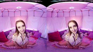 VRALLURE Pillow Palace