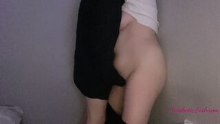 Real lesbo sex Surprised her with finger bang she cum inside three minutes