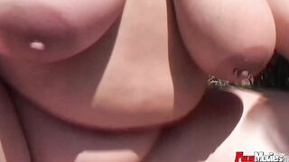 BBW bitch offer oral sex inside three-way outside