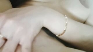 HUGE BOOTY mom FINGER FUCKED HER CUNT