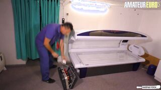 HAUSFRAU FICKEN - Chubby Old Lady Wants To Got Boned By Handyman - AMATEUR EUROPEAN
