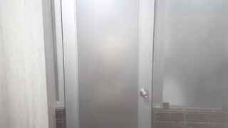 THE EROTIC mom HOT COMES OUT OF THE SAUNA VERY