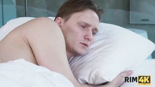 RIM4K. cunt with mouth wakes up bright and early and goes licking