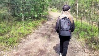 Русская школьница после школы показала сиськи и киску, и дала потрогать всё